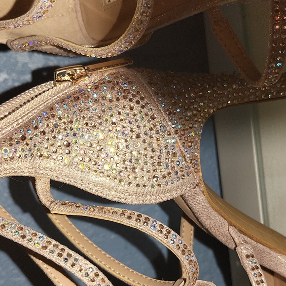 NEVER WORN INC International Concepts Heels 6.5 - Picture 2 of 6